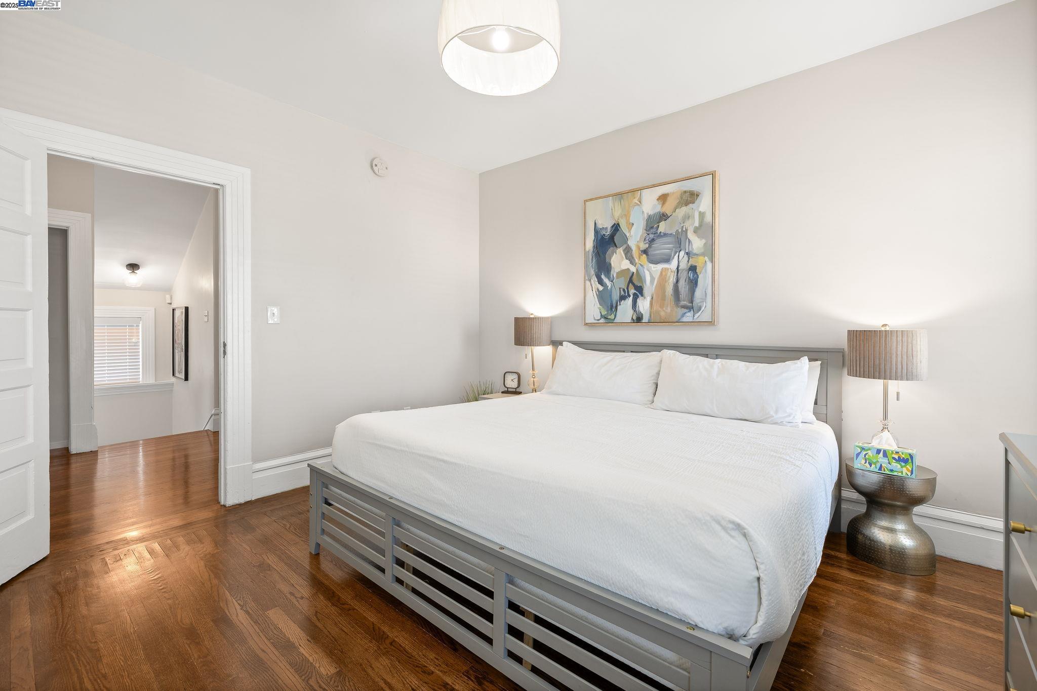 Detail Gallery Image 22 of 26 For 2207 E 21st St, Oakland,  CA 94606 - 4 Beds | 2/2 Baths