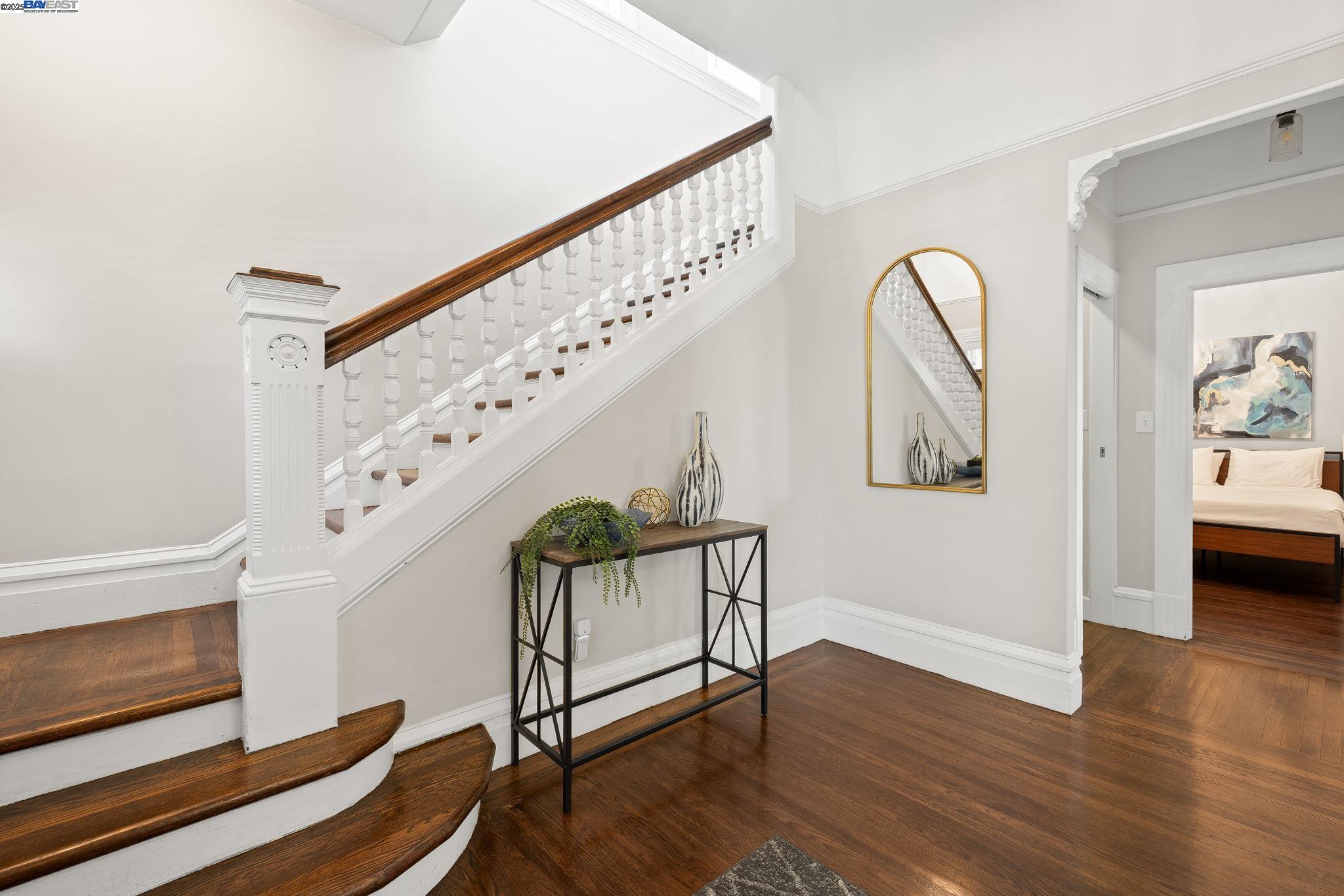 Detail Gallery Image 6 of 26 For 2207 E 21st St, Oakland,  CA 94606 - 4 Beds | 2/2 Baths