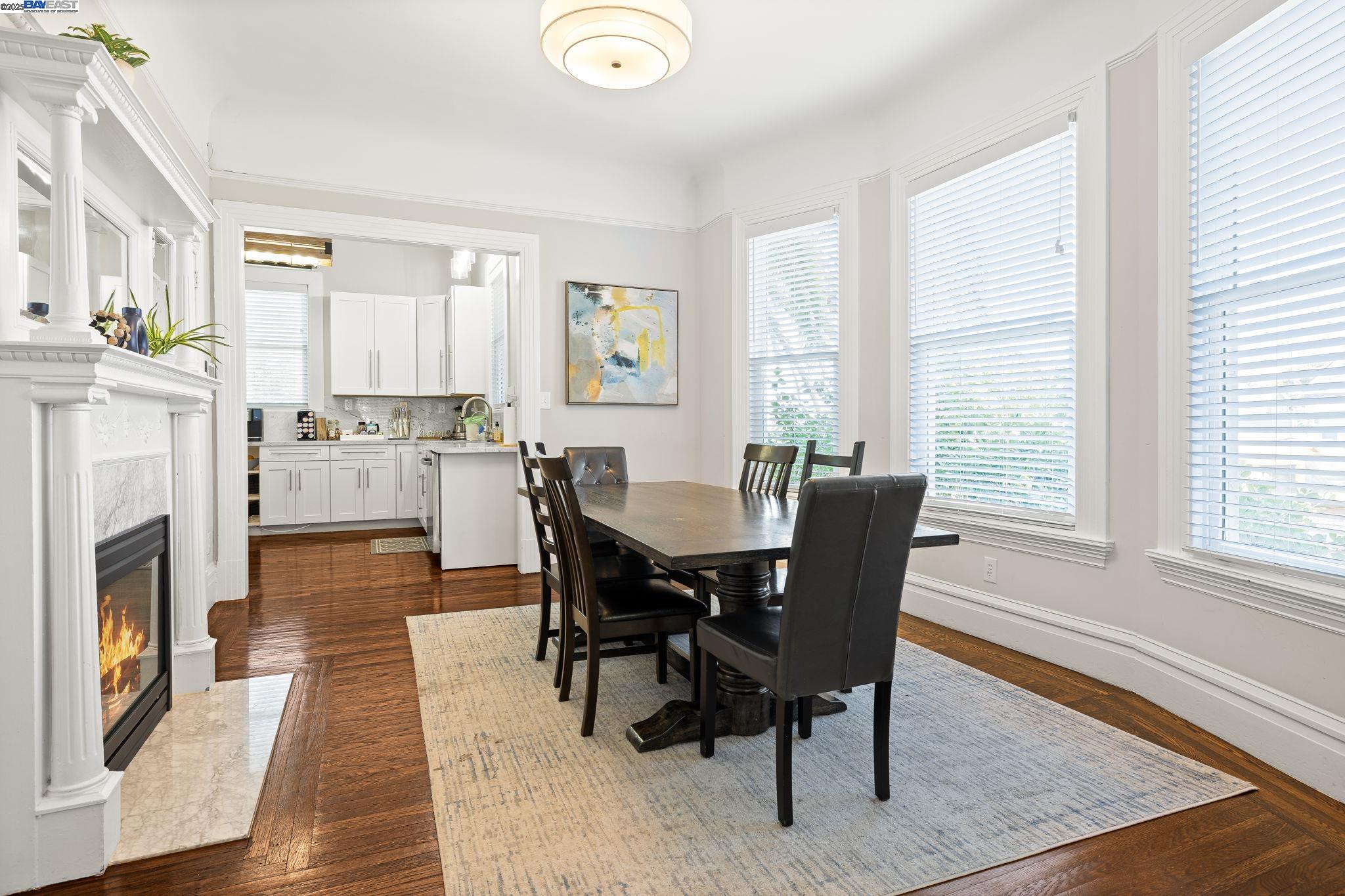 Detail Gallery Image 9 of 26 For 2207 E 21st St, Oakland,  CA 94606 - 4 Beds | 2/2 Baths