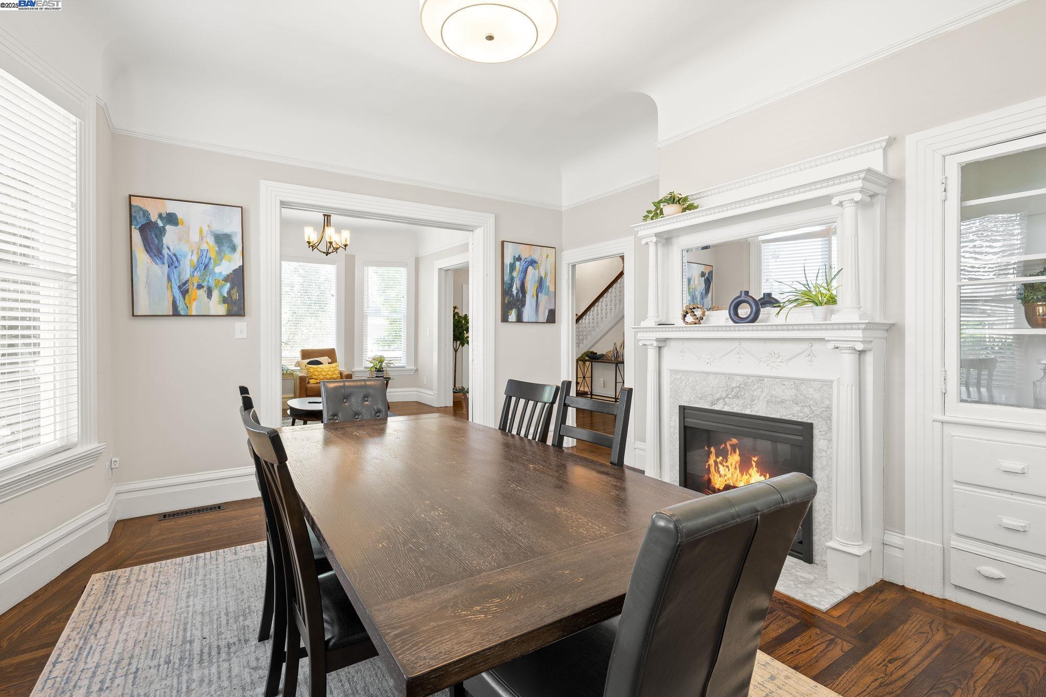 Detail Gallery Image 10 of 26 For 2207 E 21st St, Oakland,  CA 94606 - 4 Beds | 2/2 Baths