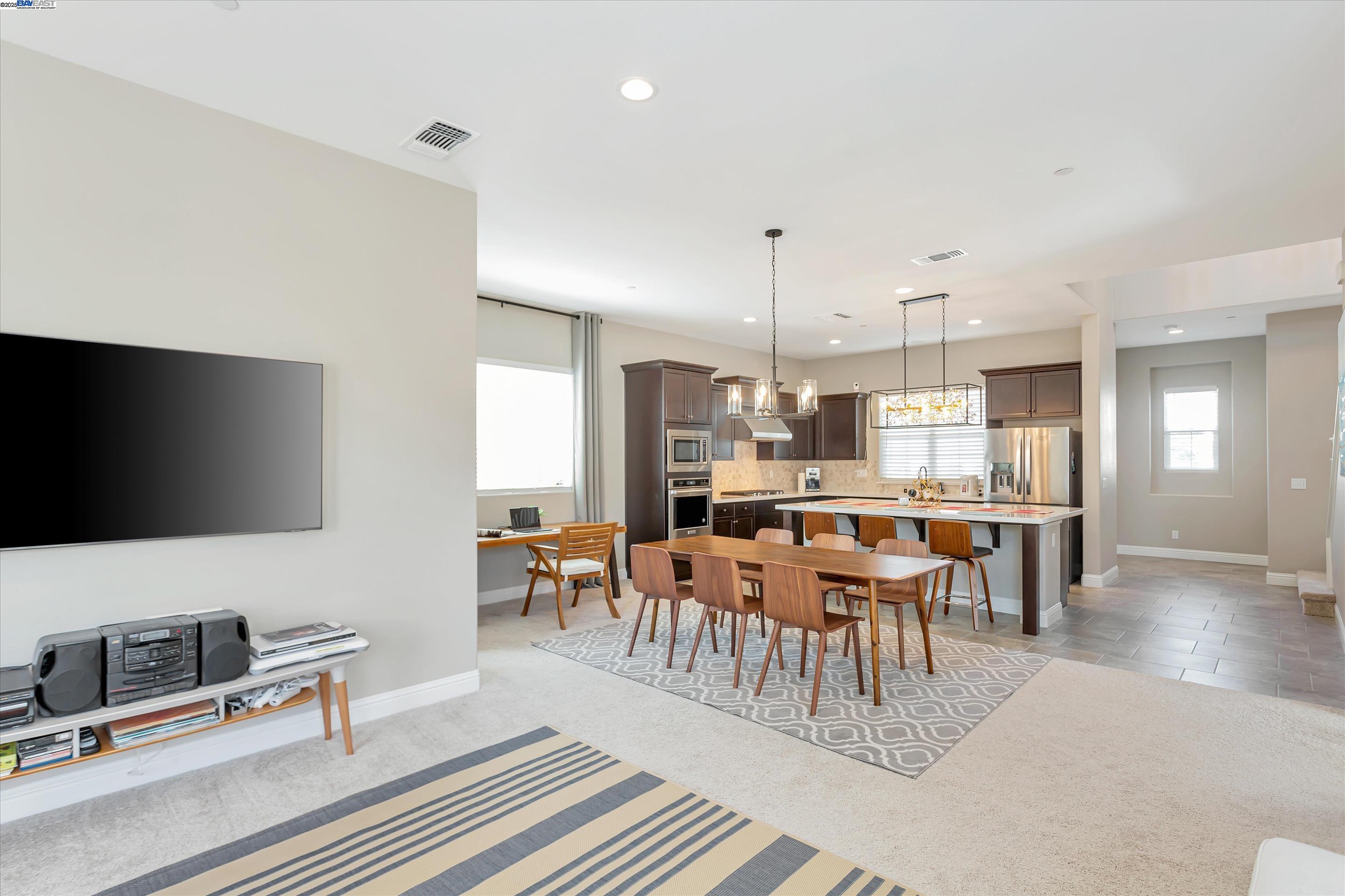 3010 Arido Way, Marina, California 93933, 4 Bedrooms Bedrooms, 9 Rooms Rooms,2 BathroomsBathrooms,Residential Lease,For Rent,3010 Arido Way,41101980