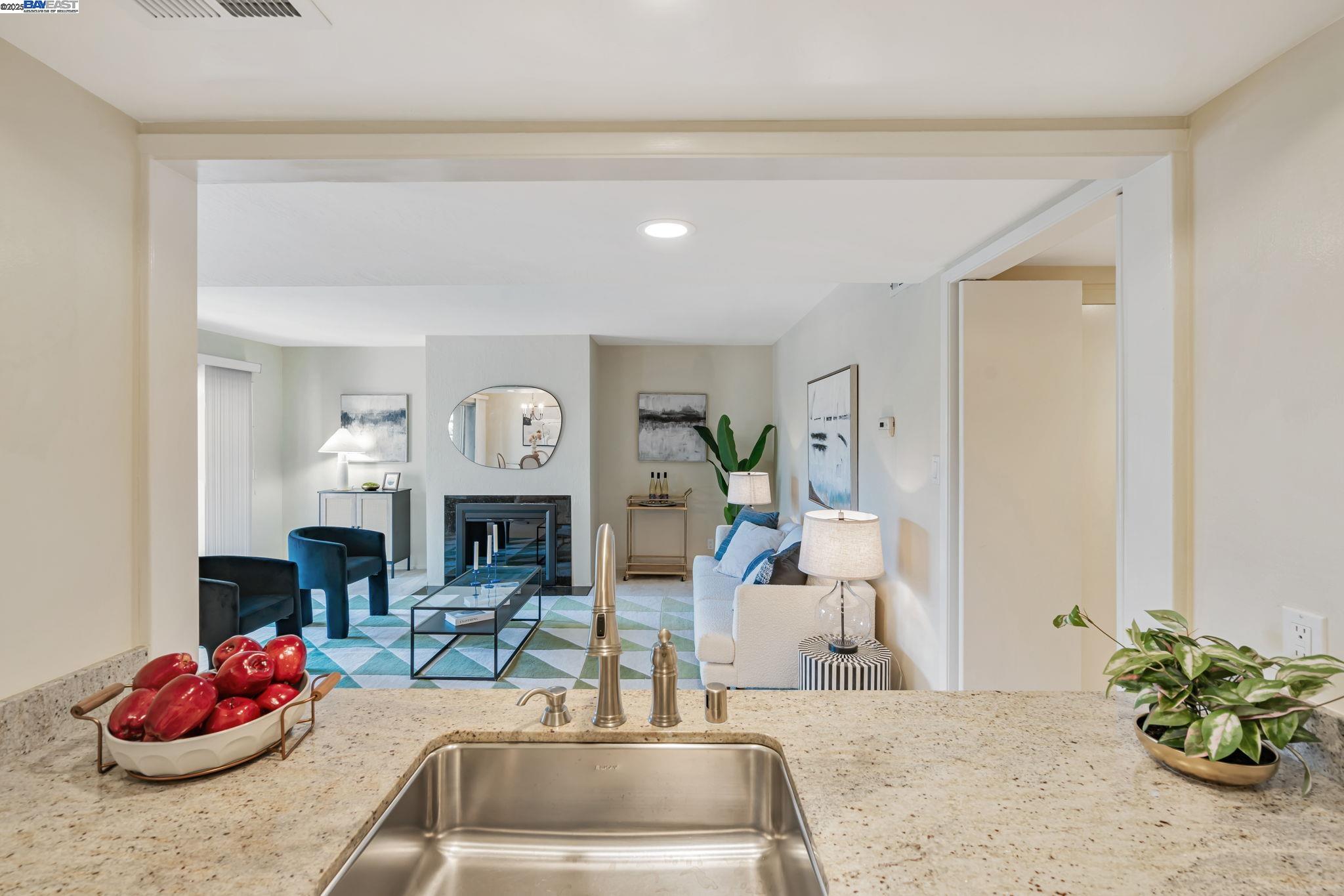 Detail Gallery Image 16 of 40 For 675 Sharon Park Dr #245,  Menlo Park,  CA 94025 - 2 Beds | 2 Baths