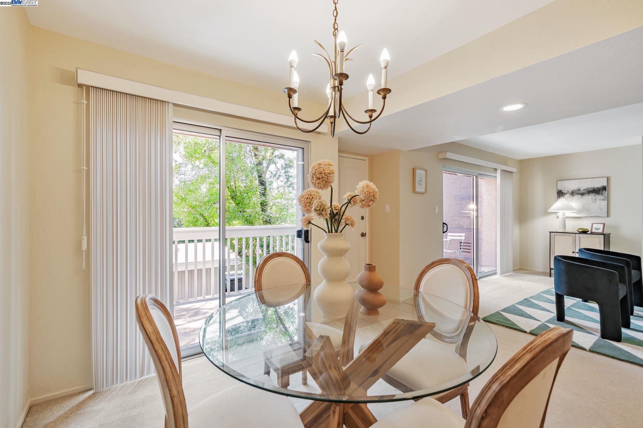 Detail Gallery Image 21 of 40 For 675 Sharon Park Dr #245,  Menlo Park,  CA 94025 - 2 Beds | 2 Baths