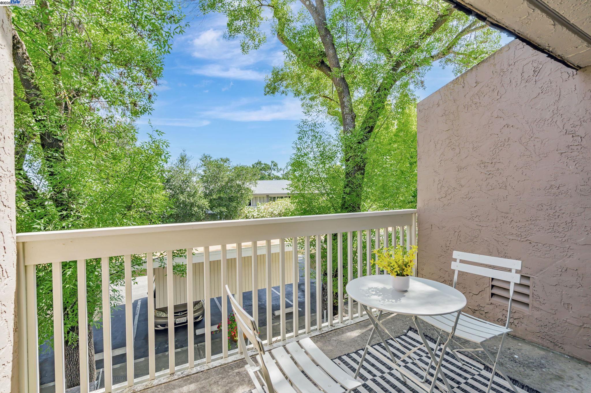 Detail Gallery Image 35 of 40 For 675 Sharon Park Dr #245,  Menlo Park,  CA 94025 - 2 Beds | 2 Baths