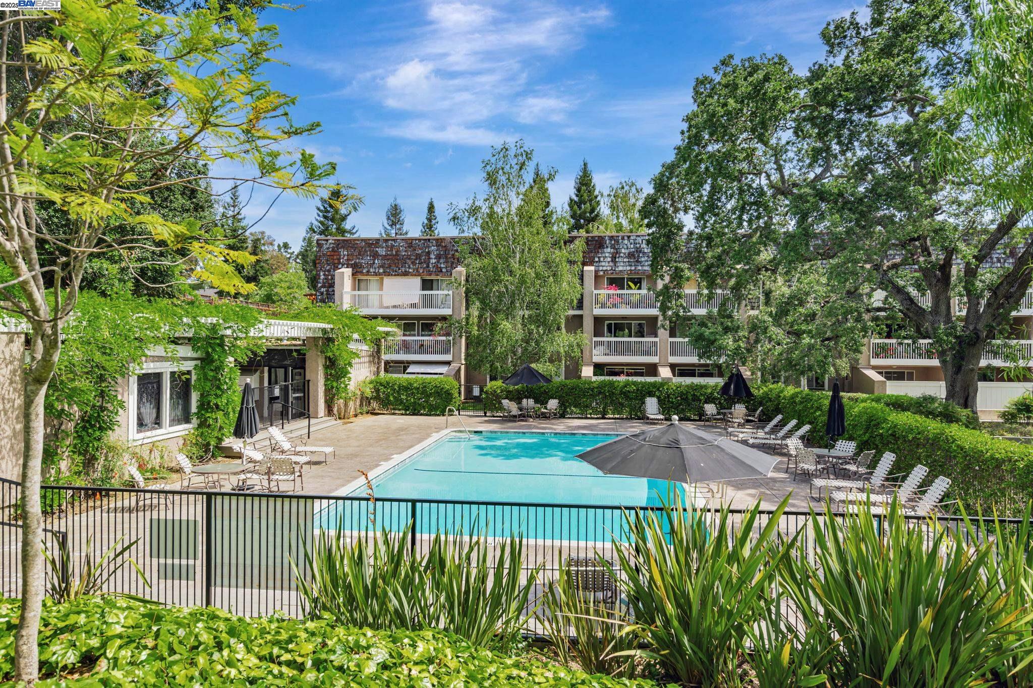 Detail Gallery Image 40 of 40 For 675 Sharon Park Dr #245,  Menlo Park,  CA 94025 - 2 Beds | 2 Baths