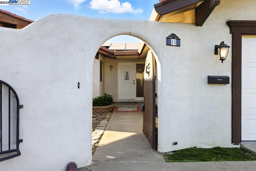 Detail Gallery Image 3 of 58 For 11 Alhambra Ct, Antioch,  CA 94509 - 3 Beds | 3 Baths