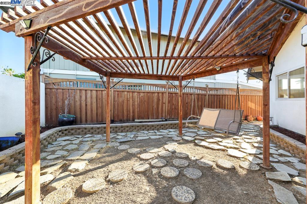 Detail Gallery Image 5 of 58 For 11 Alhambra Ct, Antioch,  CA 94509 - 3 Beds | 3 Baths