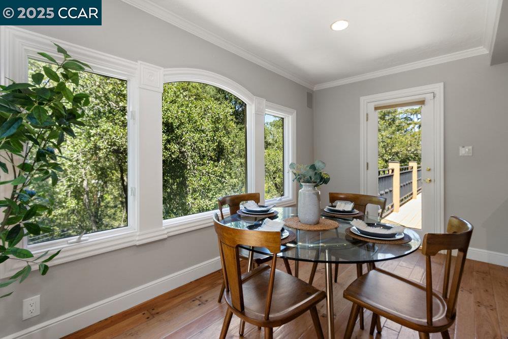 Detail Gallery Image 17 of 60 For 3949 Canyon Rd, Lafayette,  CA 94549-2701 - 5 Beds | 5/1 Baths