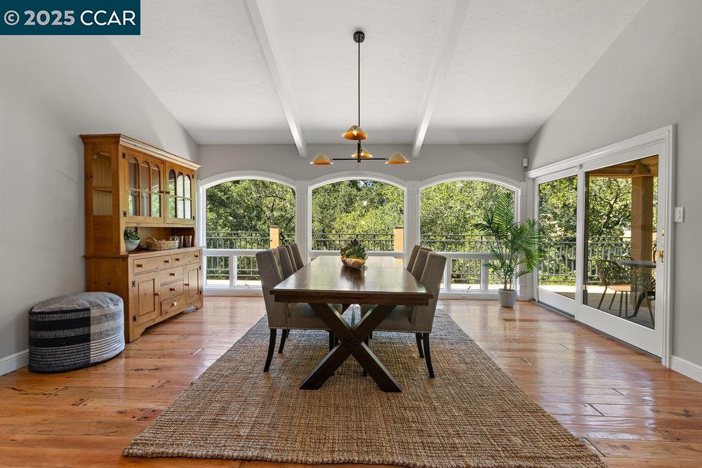 Detail Gallery Image 3 of 60 For 3949 Canyon Rd, Lafayette,  CA 94549-2701 - 5 Beds | 5/1 Baths