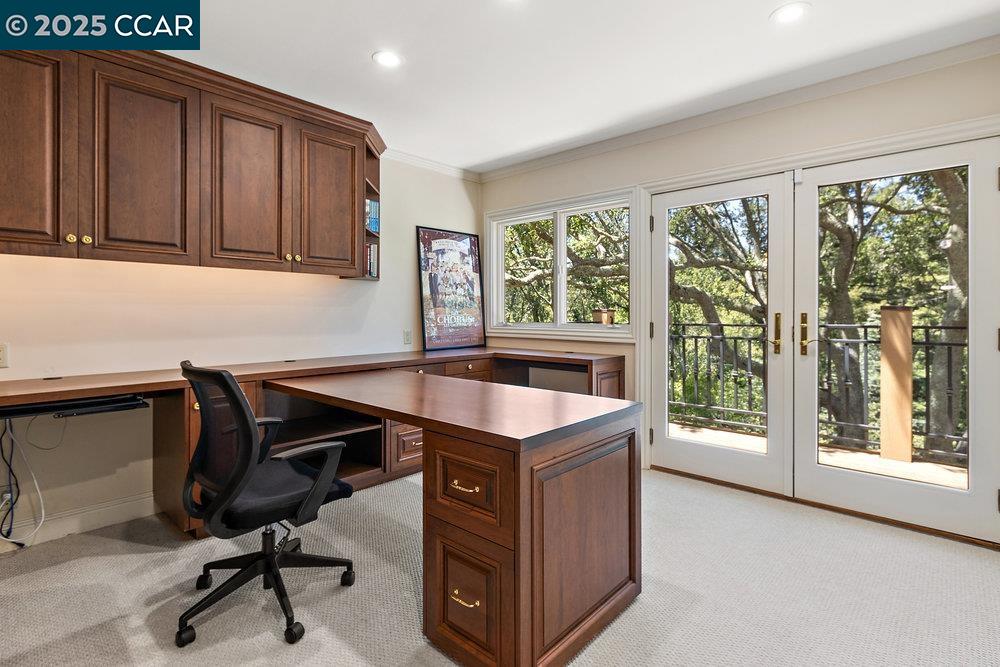 Detail Gallery Image 26 of 60 For 3949 Canyon Rd, Lafayette,  CA 94549-2701 - 5 Beds | 5/1 Baths