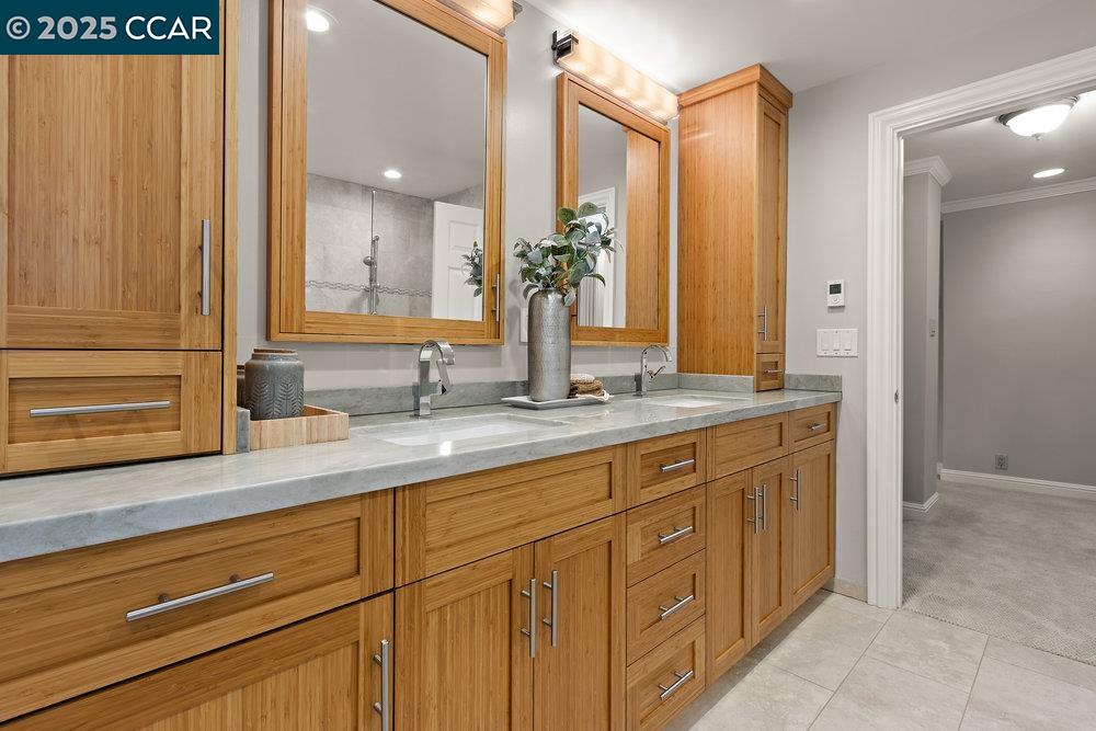 Detail Gallery Image 38 of 60 For 3949 Canyon Rd, Lafayette,  CA 94549-2701 - 5 Beds | 5/1 Baths