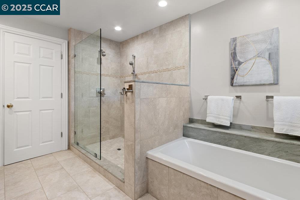Detail Gallery Image 39 of 60 For 3949 Canyon Rd, Lafayette,  CA 94549-2701 - 5 Beds | 5/1 Baths