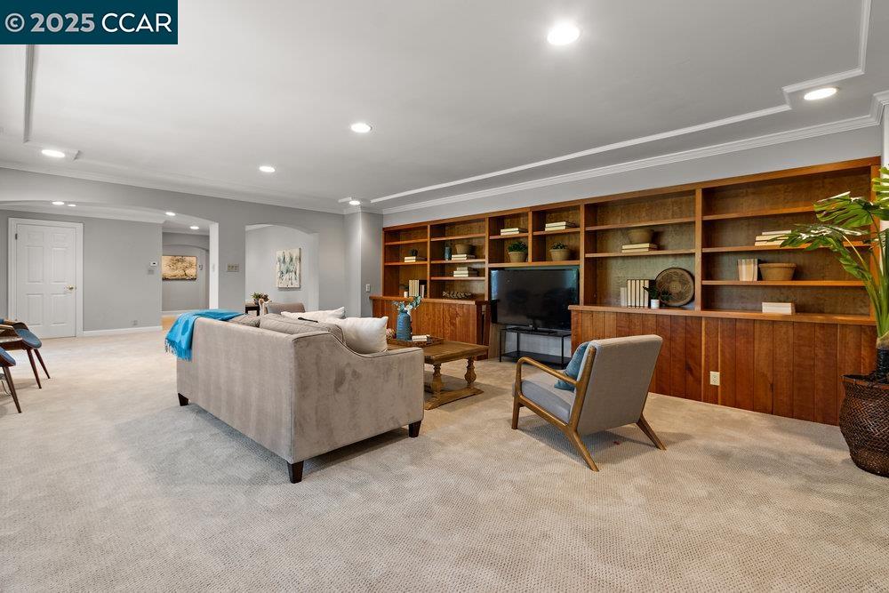 Detail Gallery Image 45 of 60 For 3949 Canyon Rd, Lafayette,  CA 94549-2701 - 5 Beds | 5/1 Baths