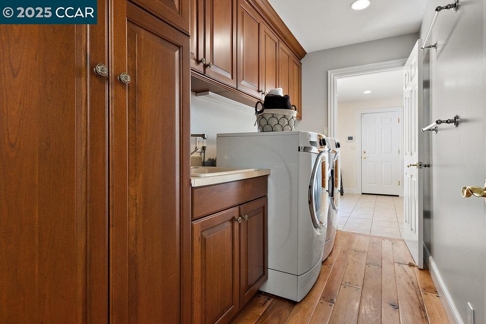 Detail Gallery Image 49 of 60 For 3949 Canyon Rd, Lafayette,  CA 94549-2701 - 5 Beds | 5/1 Baths