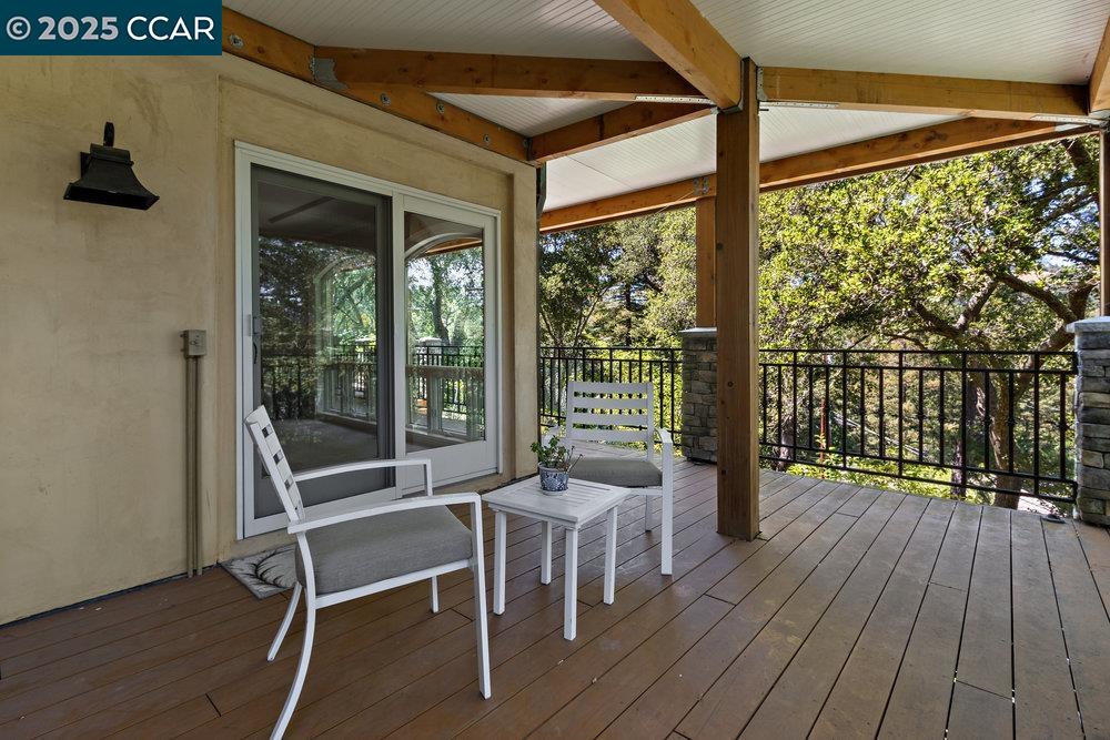 Detail Gallery Image 51 of 60 For 3949 Canyon Rd, Lafayette,  CA 94549-2701 - 5 Beds | 5/1 Baths