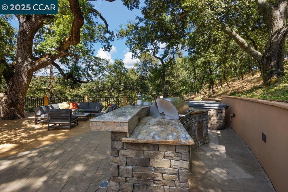 Detail Gallery Image 54 of 60 For 3949 Canyon Rd, Lafayette,  CA 94549-2701 - 5 Beds | 5/1 Baths