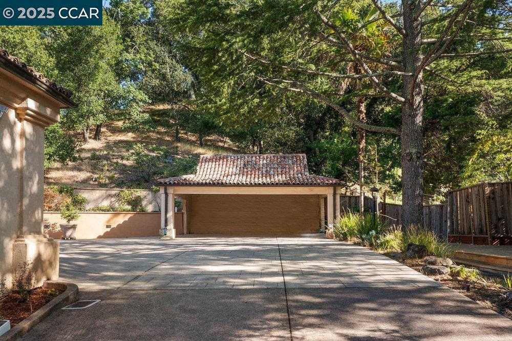 Detail Gallery Image 55 of 60 For 3949 Canyon Rd, Lafayette,  CA 94549-2701 - 5 Beds | 5/1 Baths