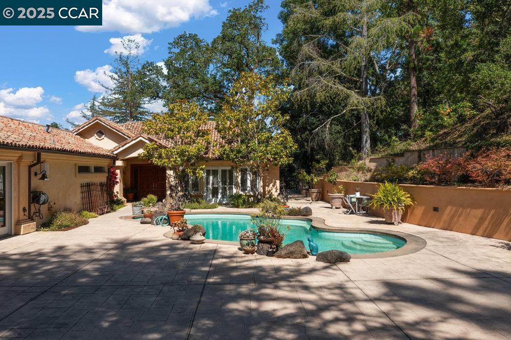 Detail Gallery Image 56 of 60 For 3949 Canyon Rd, Lafayette,  CA 94549-2701 - 5 Beds | 5/1 Baths