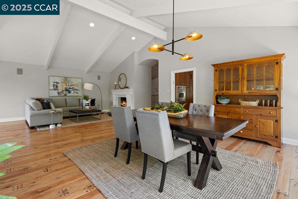 Detail Gallery Image 8 of 60 For 3949 Canyon Rd, Lafayette,  CA 94549-2701 - 5 Beds | 5/1 Baths