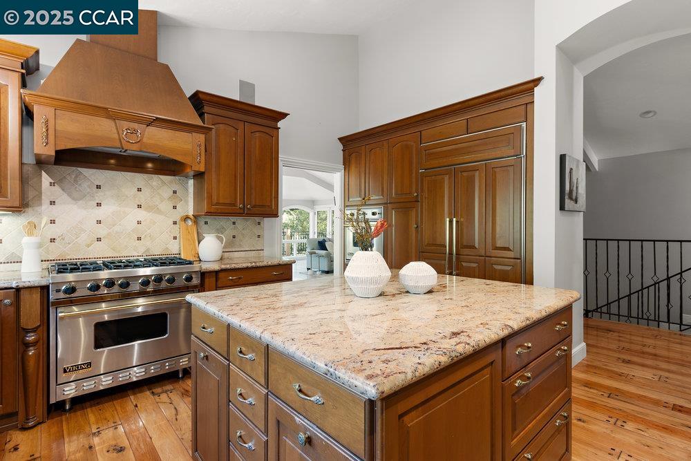 Detail Gallery Image 10 of 60 For 3949 Canyon Rd, Lafayette,  CA 94549-2701 - 5 Beds | 5/1 Baths