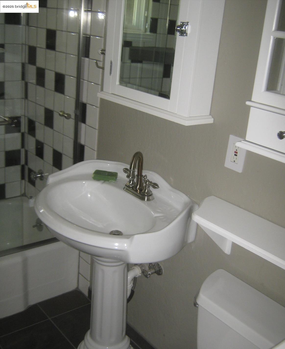 Detail Gallery Image 11 of 23 For 2075 Lakewood Dr, San Jose,  CA 95132-1024 - 3 Beds | 2 Baths