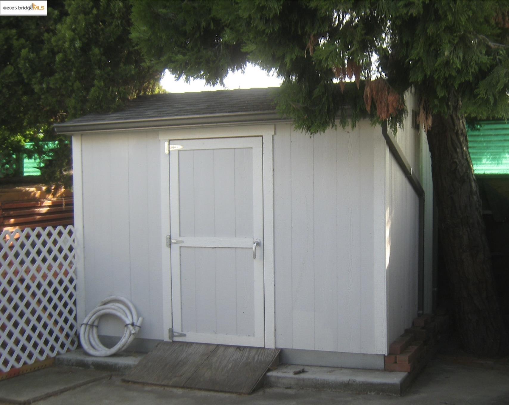 Detail Gallery Image 15 of 23 For 2075 Lakewood Dr, San Jose,  CA 95132-1024 - 3 Beds | 2 Baths