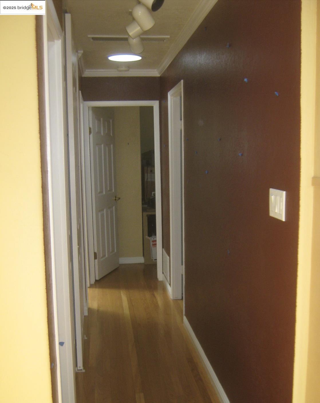 Detail Gallery Image 6 of 23 For 2075 Lakewood Dr, San Jose,  CA 95132-1024 - 3 Beds | 2 Baths