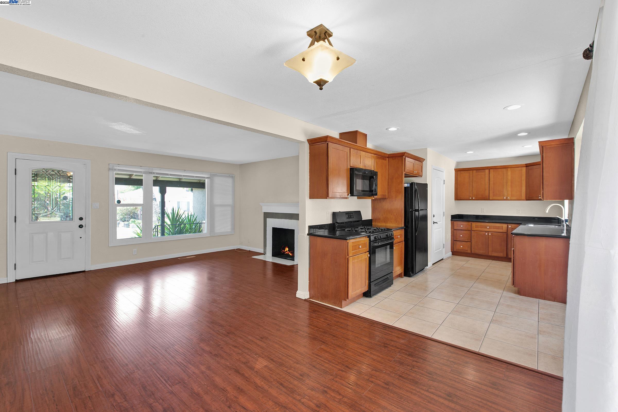 Detail Gallery Image 21 of 32 For 22013 Queen St, Castro Valley,  CA 94546 - 3 Beds | 2 Baths
