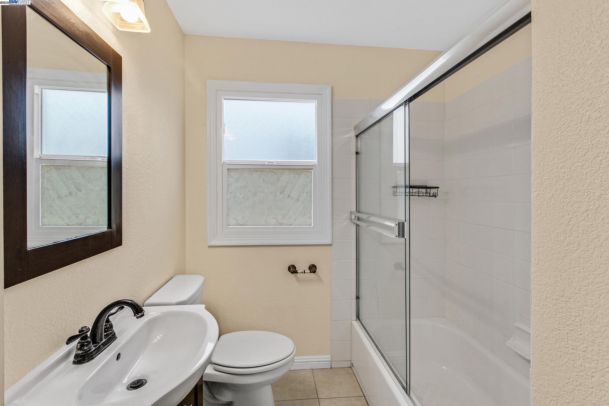 Detail Gallery Image 26 of 32 For 22013 Queen St, Castro Valley,  CA 94546 - 3 Beds | 2 Baths