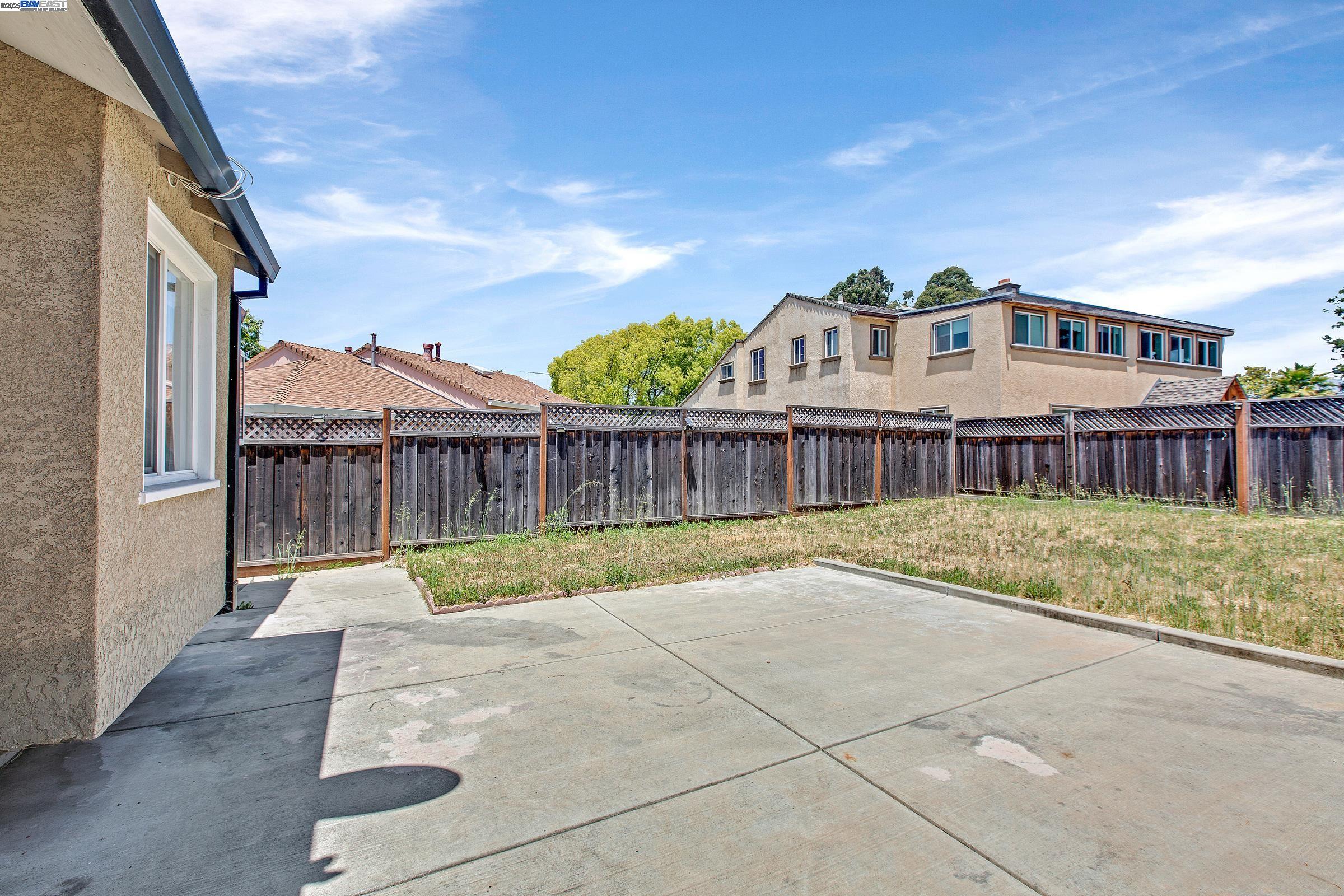 Detail Gallery Image 27 of 32 For 22013 Queen St, Castro Valley,  CA 94546 - 3 Beds | 2 Baths