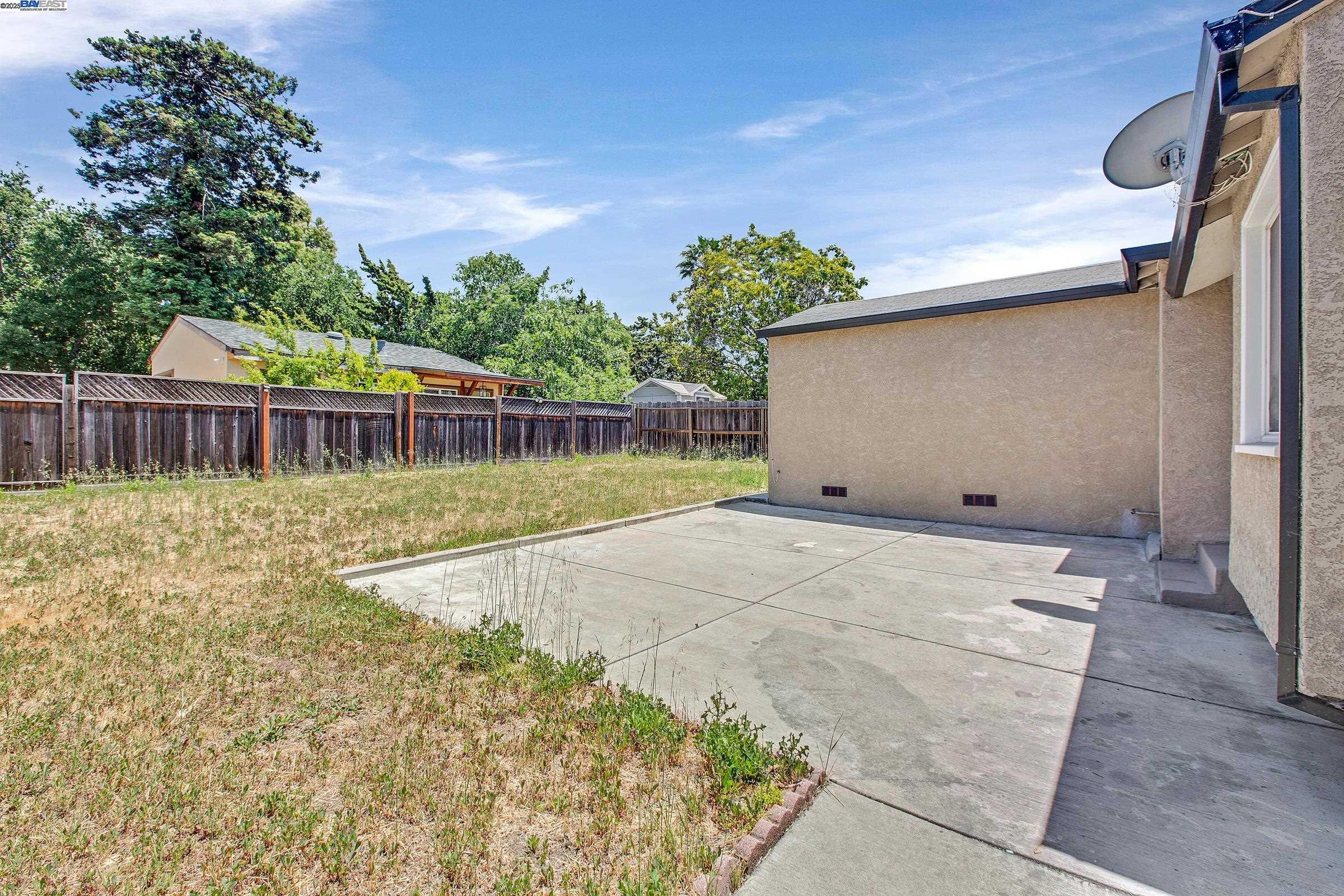 Detail Gallery Image 28 of 32 For 22013 Queen St, Castro Valley,  CA 94546 - 3 Beds | 2 Baths