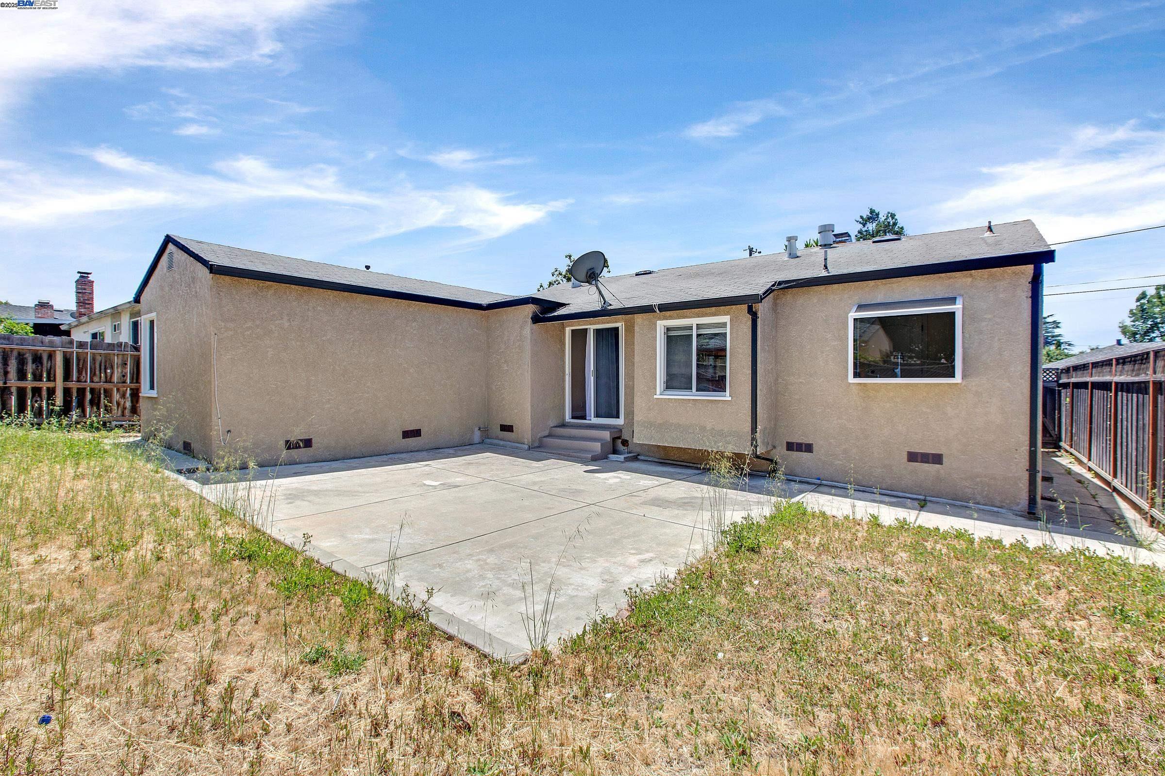 Detail Gallery Image 29 of 32 For 22013 Queen St, Castro Valley,  CA 94546 - 3 Beds | 2 Baths