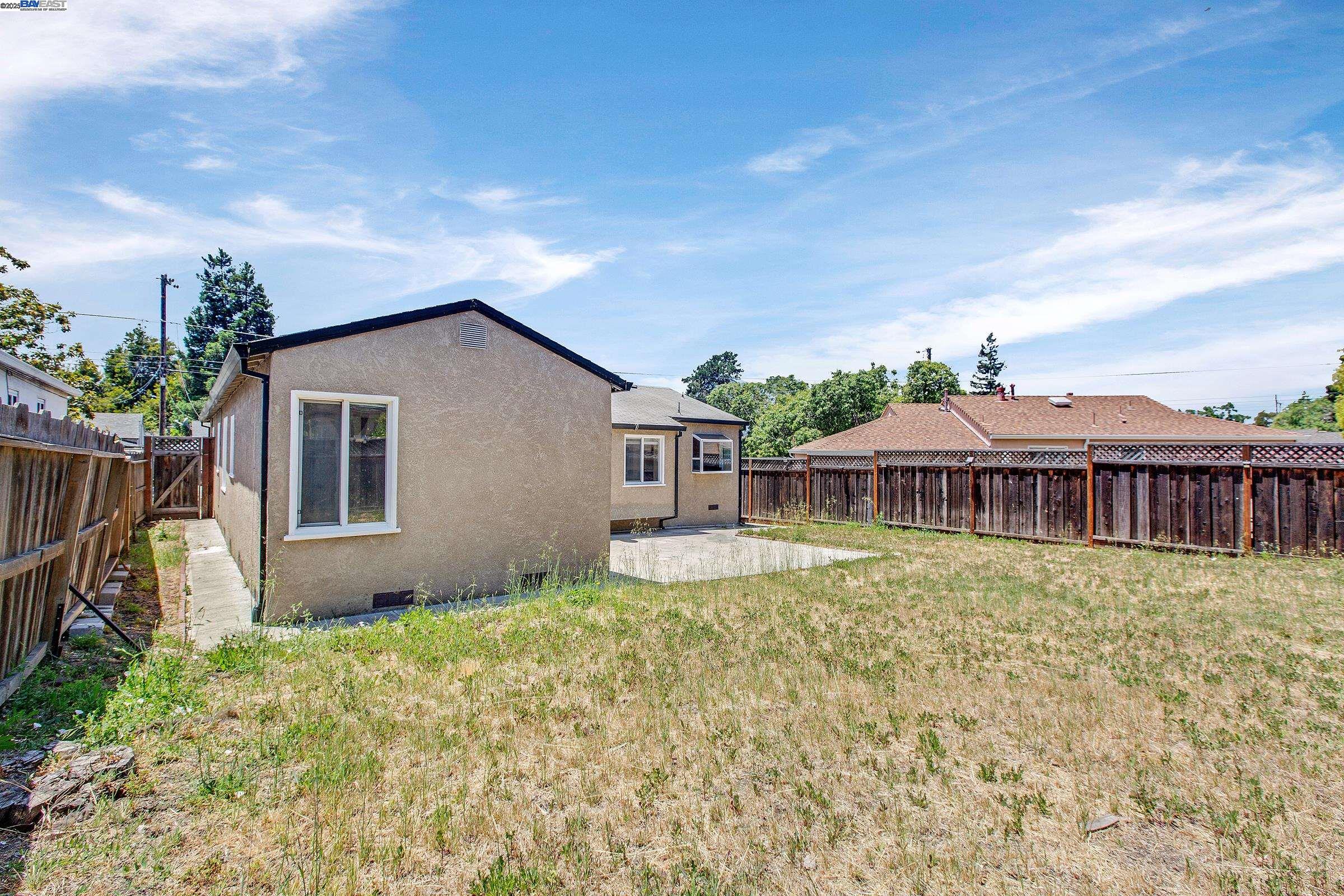 Detail Gallery Image 31 of 32 For 22013 Queen St, Castro Valley,  CA 94546 - 3 Beds | 2 Baths