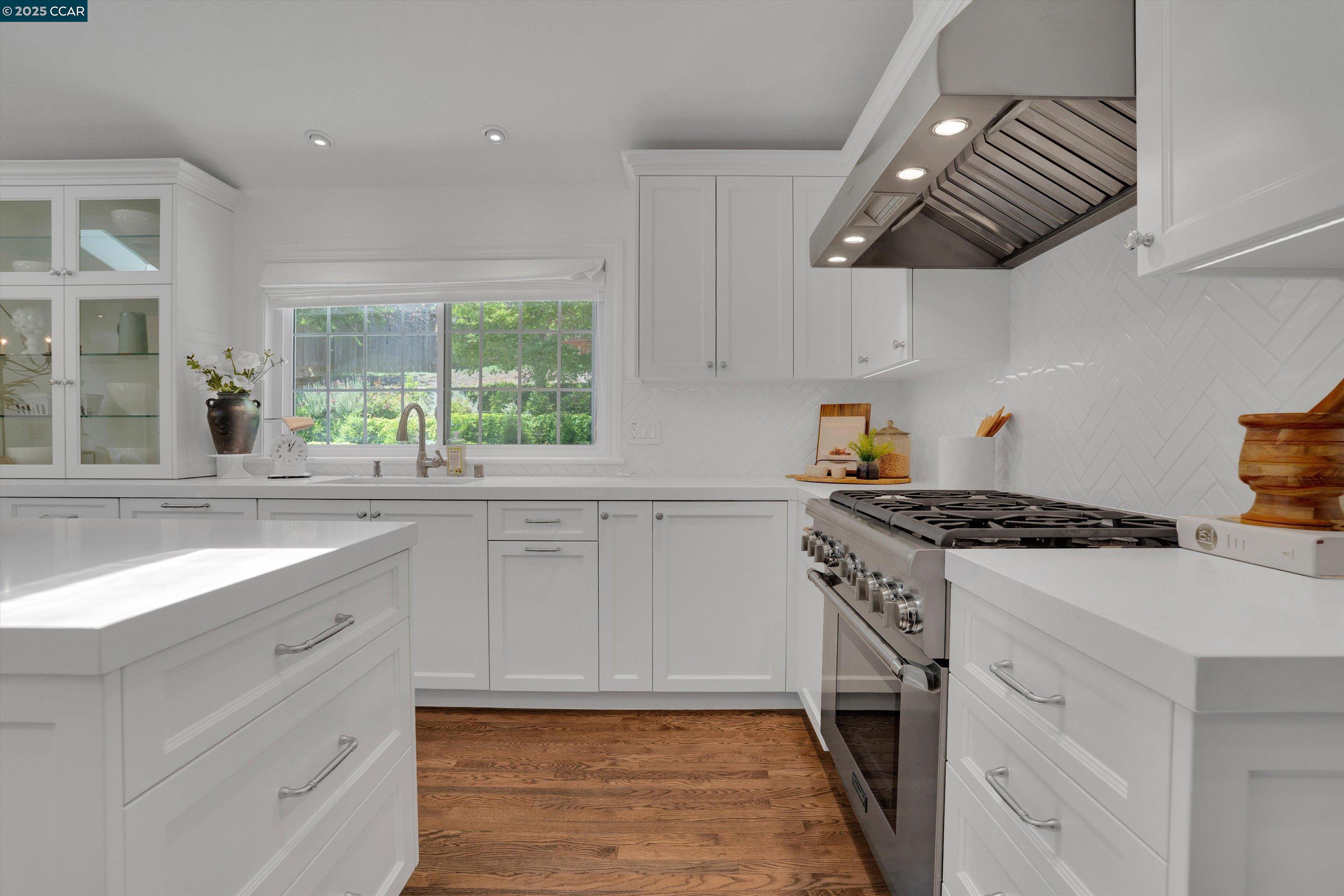 Detail Gallery Image 16 of 41 For 2345 San Miguel Dr, Walnut Creek,  CA 94596 - 4 Beds | 2/1 Baths