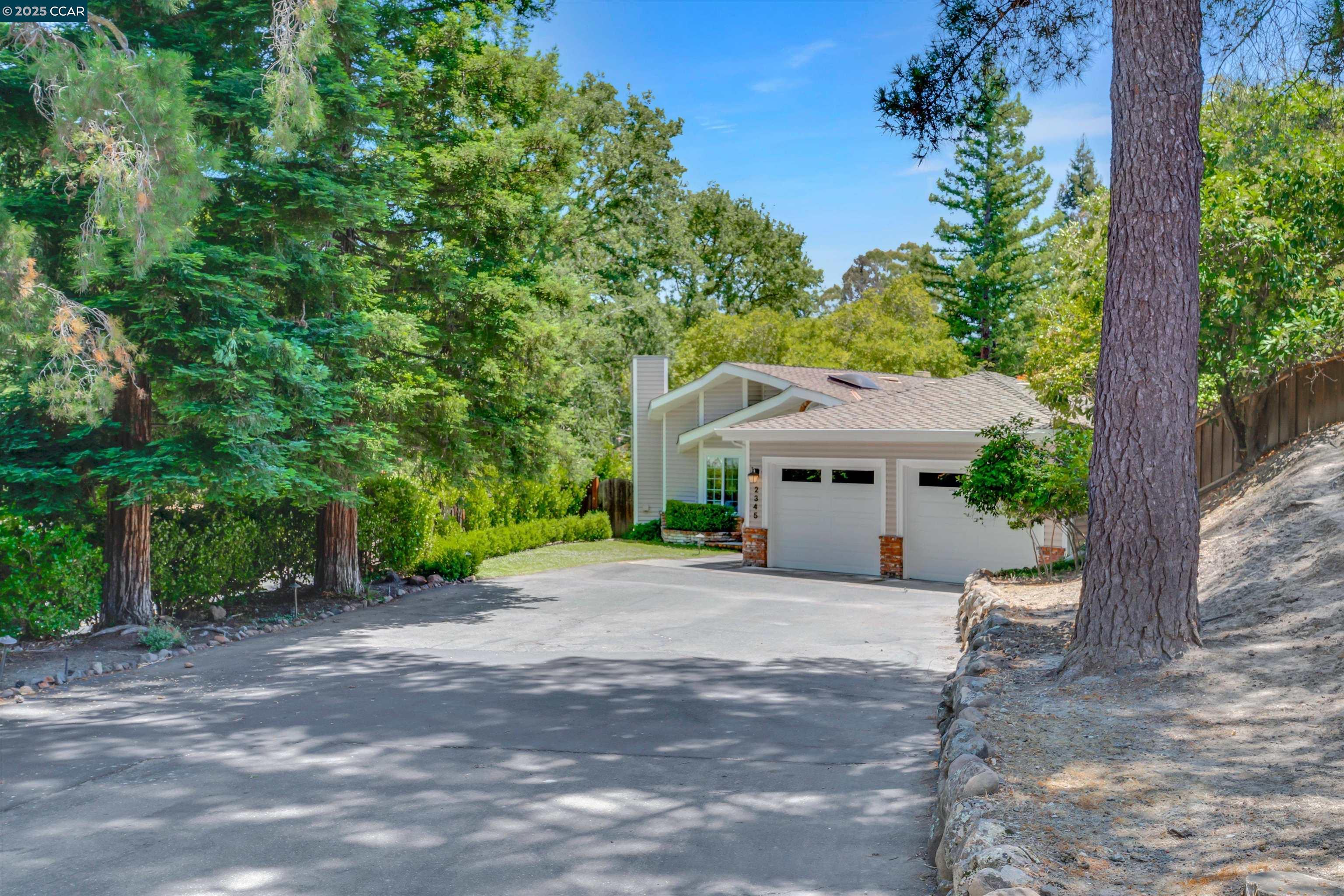 Detail Gallery Image 3 of 41 For 2345 San Miguel Dr, Walnut Creek,  CA 94596 - 4 Beds | 2/1 Baths