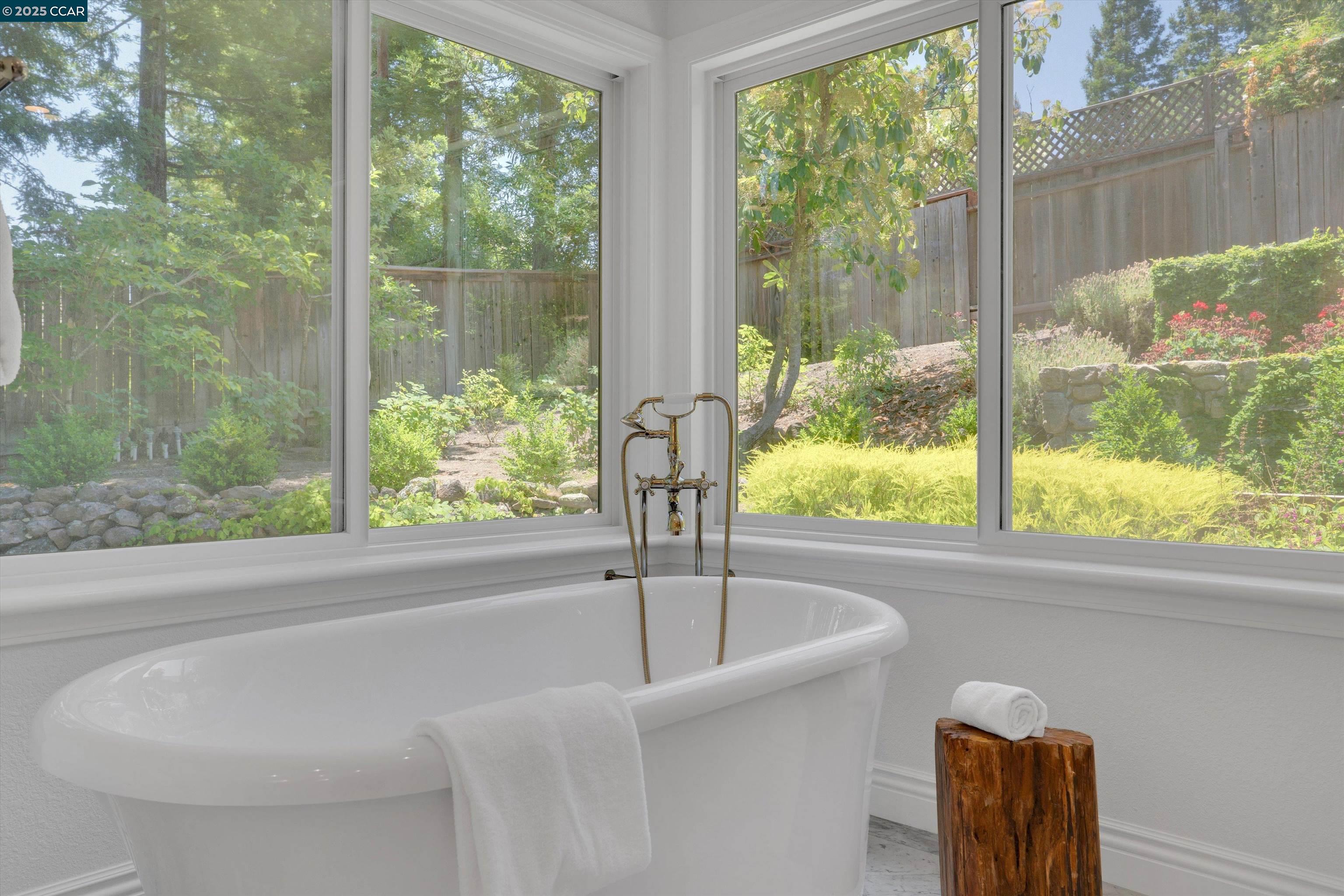 Detail Gallery Image 33 of 41 For 2345 San Miguel Dr, Walnut Creek,  CA 94596 - 4 Beds | 2/1 Baths