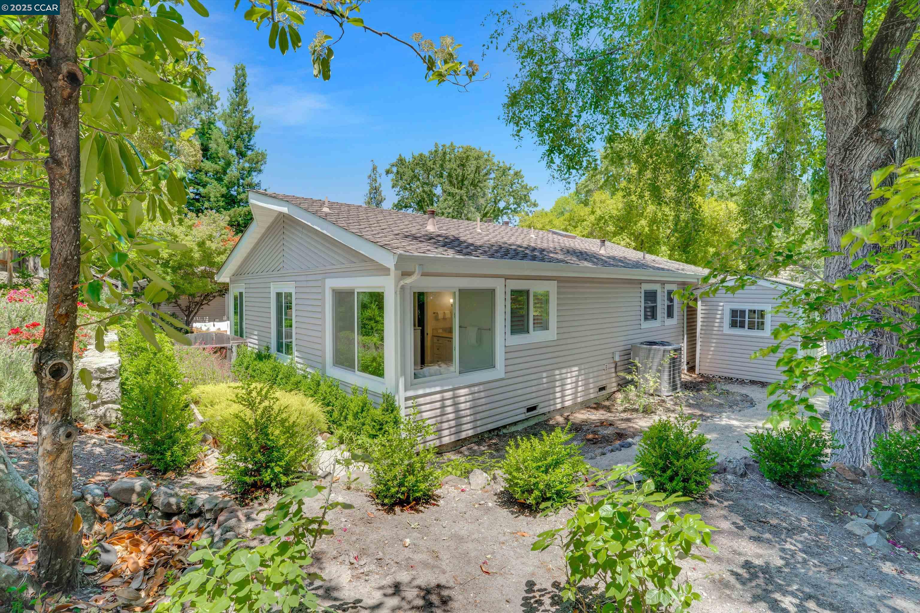 Detail Gallery Image 37 of 41 For 2345 San Miguel Dr, Walnut Creek,  CA 94596 - 4 Beds | 2/1 Baths