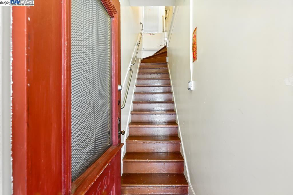 Detail Gallery Image 4 of 52 For 1519-1521 Jackson St, San Francisco,  CA 94109 - – Beds | – Baths