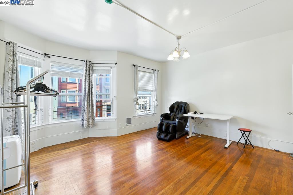 Detail Gallery Image 5 of 52 For 1519-1521 Jackson St, San Francisco,  CA 94109 - – Beds | – Baths