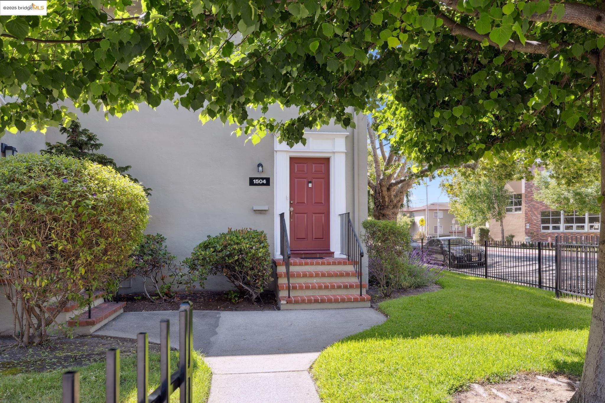 Photo #2: 41102003 Listing 