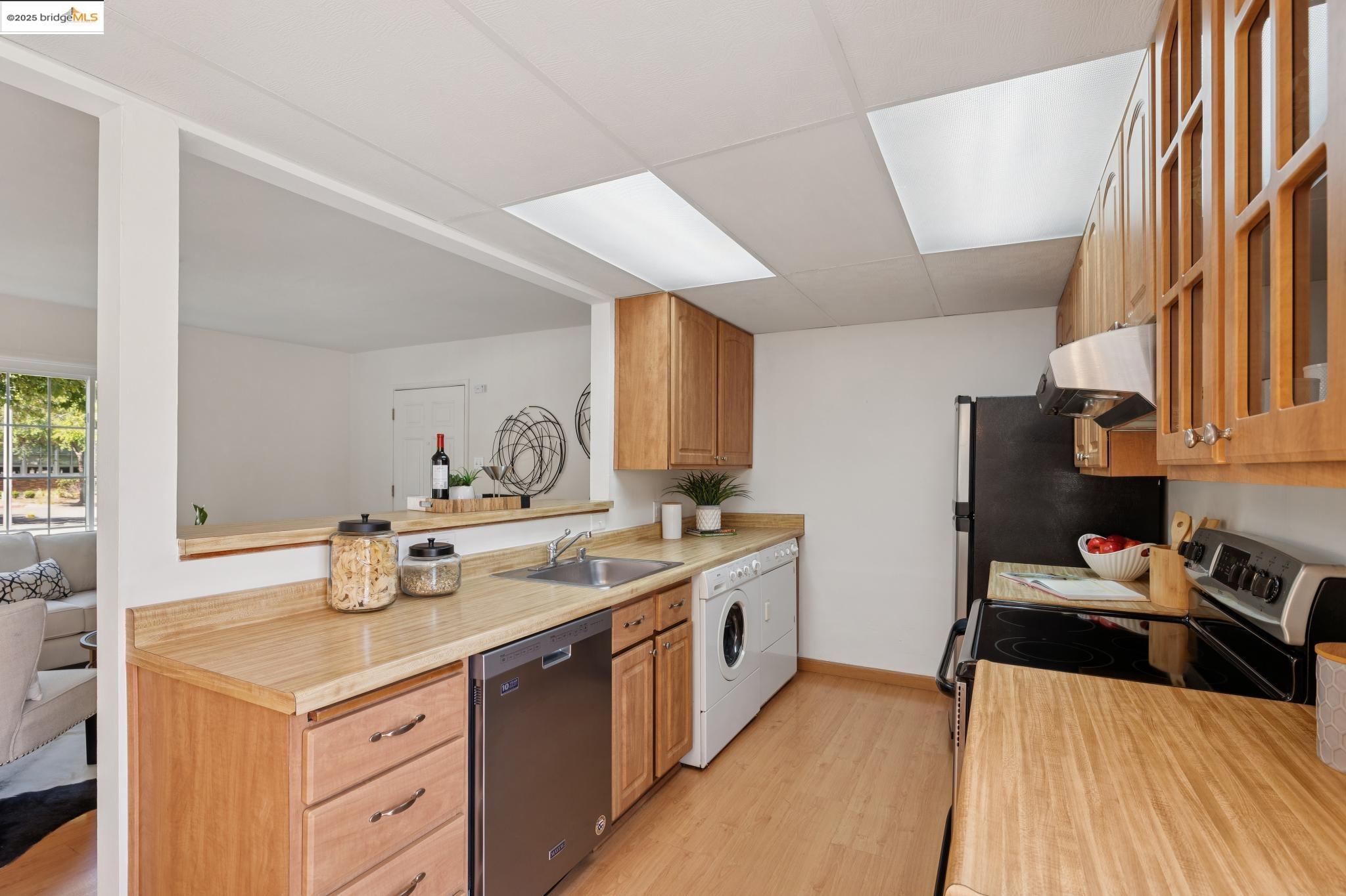 Photo #8: 41102003 Listing: Photo #8