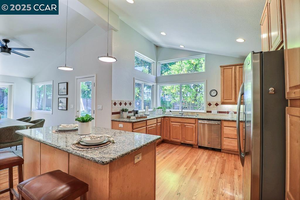Detail Gallery Image 5 of 21 For 2317 Trotter Way, Walnut Creek,  CA 94596 - 4 Beds | 2 Baths