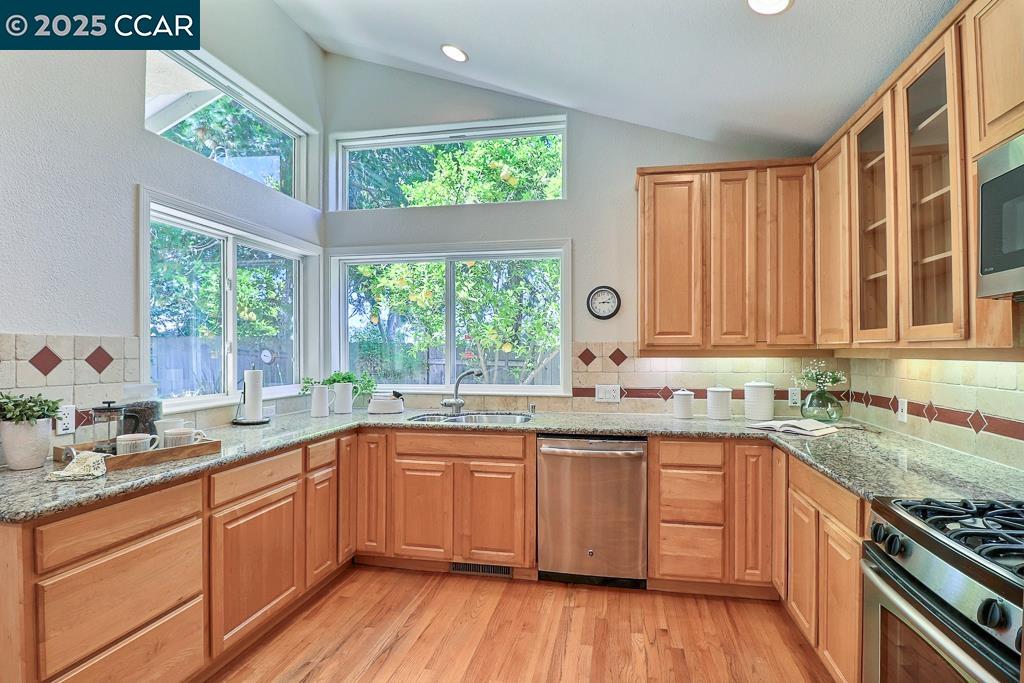 Detail Gallery Image 6 of 21 For 2317 Trotter Way, Walnut Creek,  CA 94596 - 4 Beds | 2 Baths