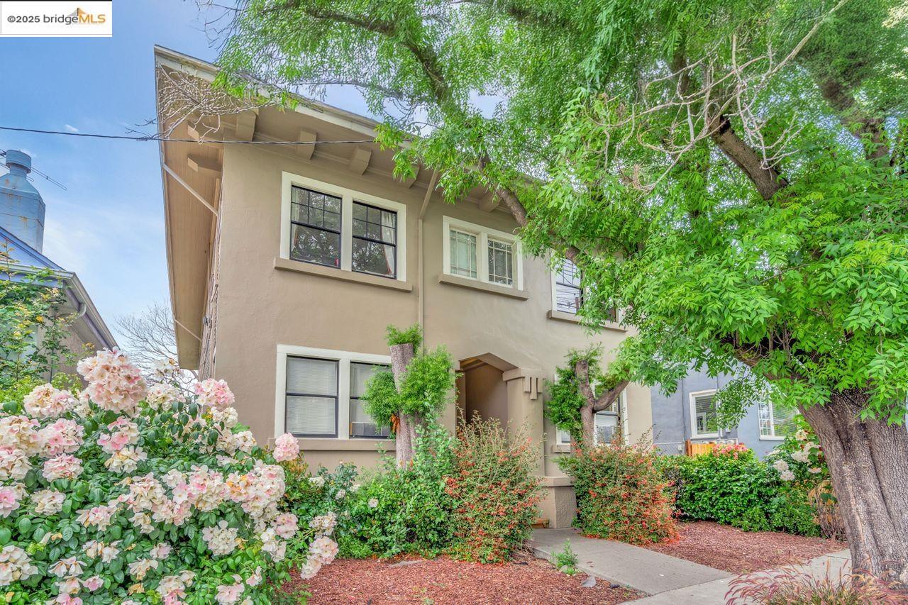 Detail Gallery Image 2 of 60 For 5537 Claremont Ave, Oakland,  CA 94618 - – Beds | – Baths