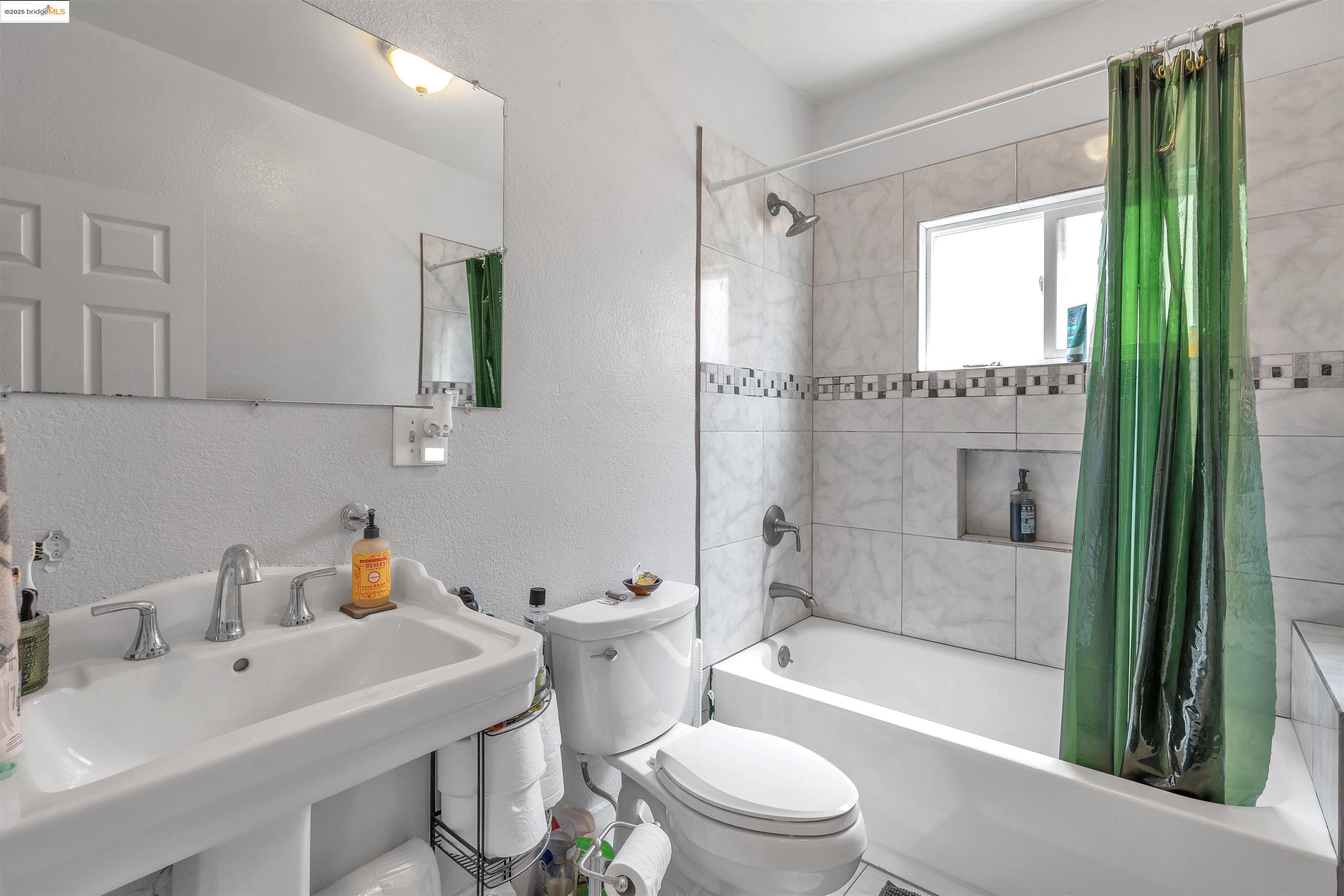 Detail Gallery Image 13 of 60 For 5537 Claremont Ave, Oakland,  CA 94618 - – Beds | – Baths