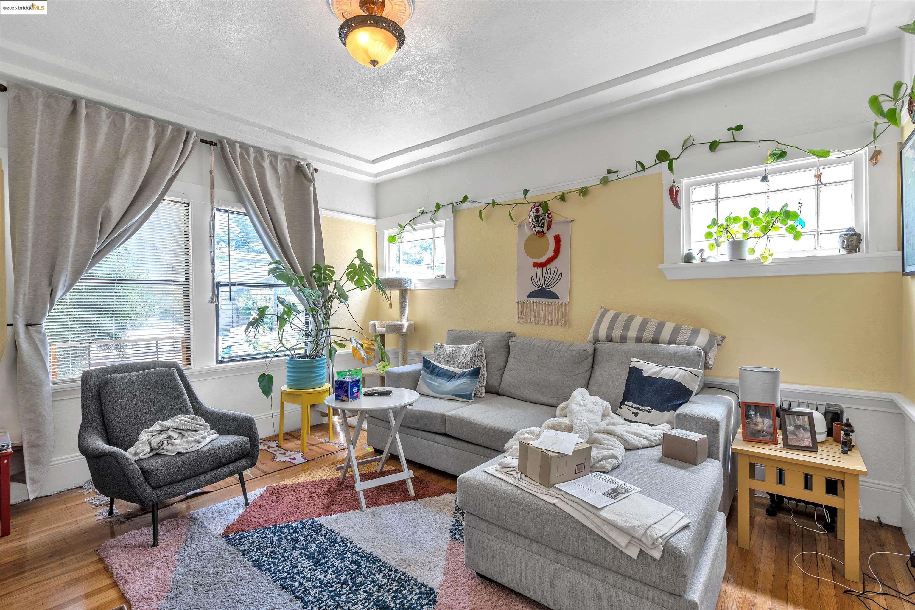 Detail Gallery Image 18 of 60 For 5537 Claremont Ave, Oakland,  CA 94618 - – Beds | – Baths