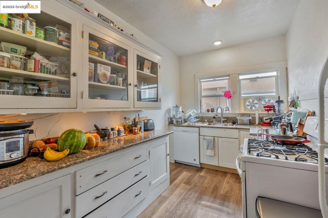 Detail Gallery Image 22 of 60 For 5537 Claremont Ave, Oakland,  CA 94618 - – Beds | – Baths