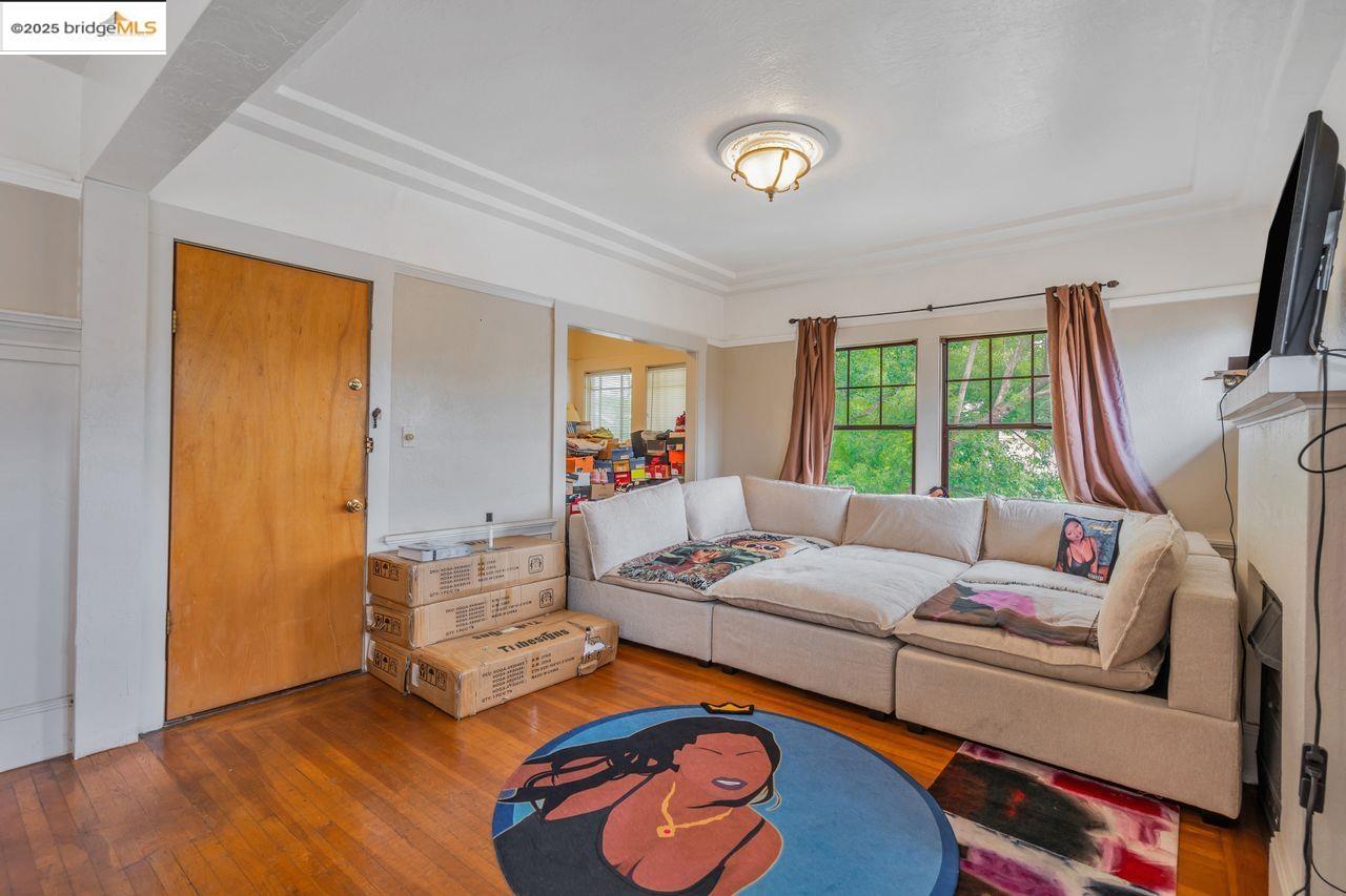 Detail Gallery Image 10 of 60 For 5537 Claremont Ave, Oakland,  CA 94618 - – Beds | – Baths