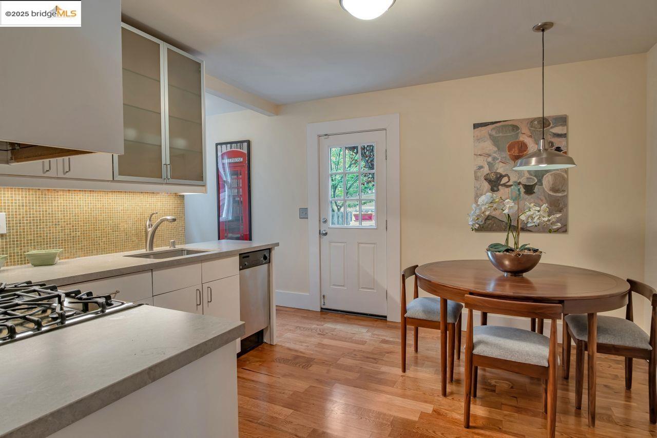 Photo #11: 41102011 Listing: Photo #11