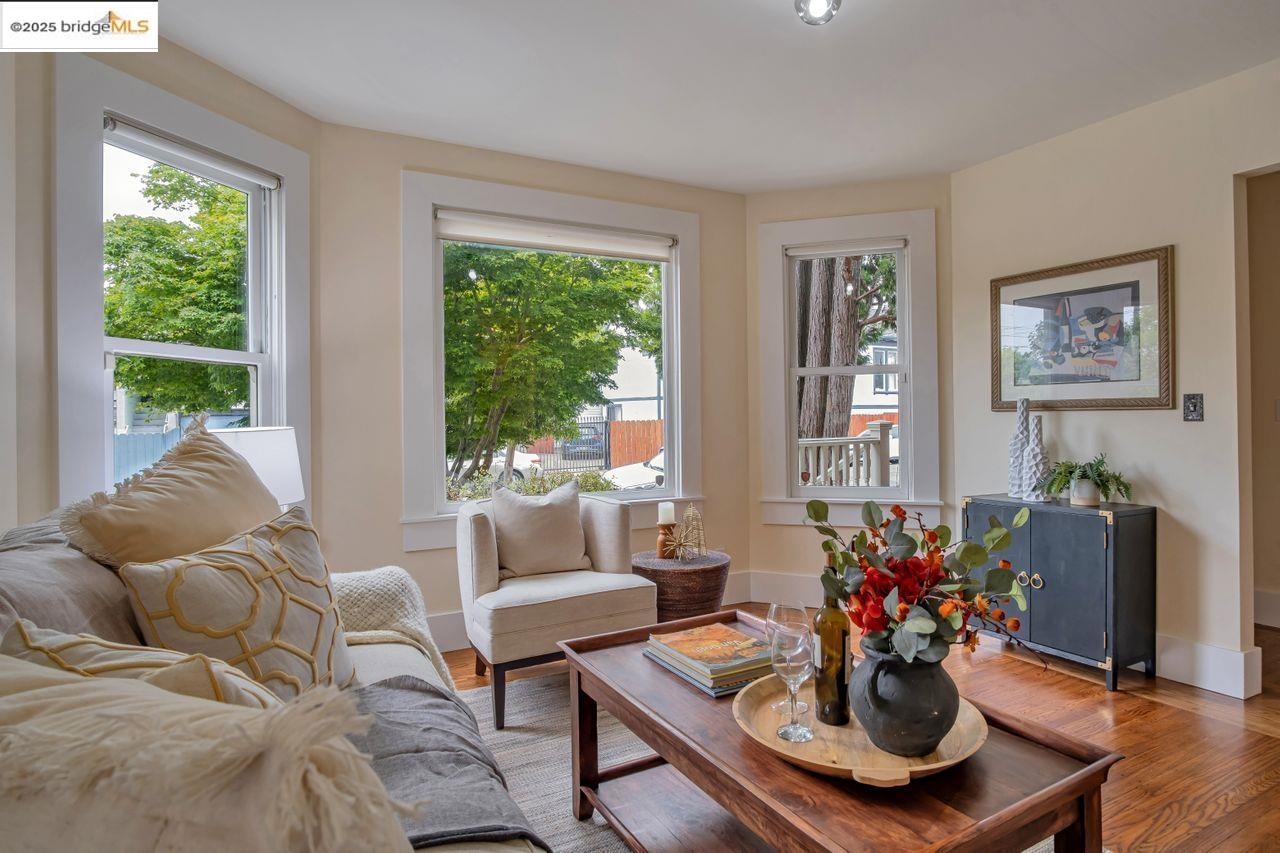 Photo #8: 41102011 Listing: Photo #8